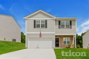 3718 Streamside Dr in Thomasville, NC - Building Photo