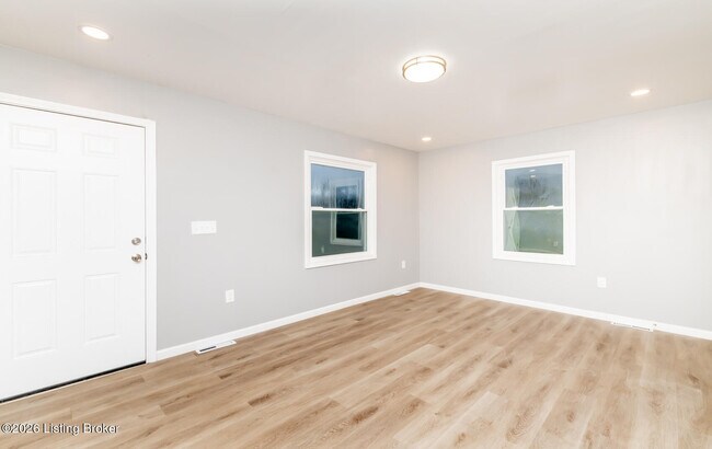 204 W Warfield St in Elizabethtown, KY - Building Photo - Building Photo