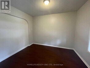 428 Westmoreland Ave N in Toronto, ON - Building Photo - Building Photo
