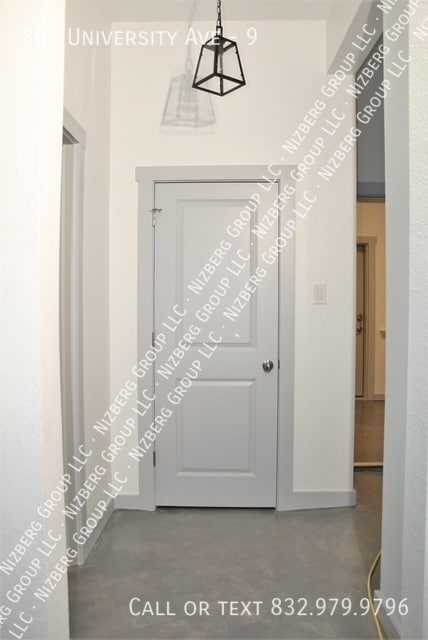 802 University Ave in Huntsville, TX - Building Photo - Building Photo