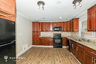 7455 Page Ct in Jonesboro, GA - Foto de edificio - Building Photo