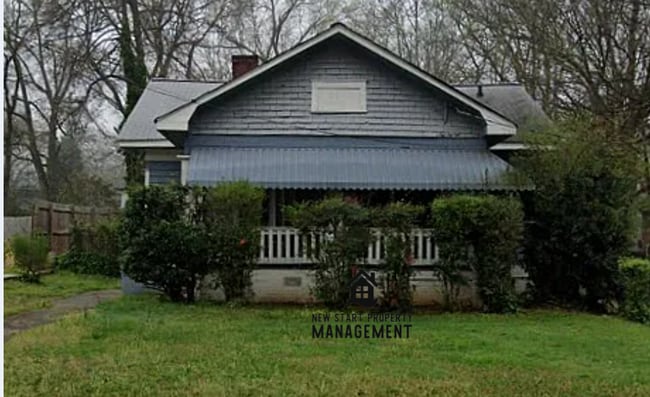 property at 804 Moreland Ave SE