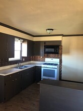 1211 S Brazos St-Unit -241 in Weatherford, TX - Building Photo - Building Photo