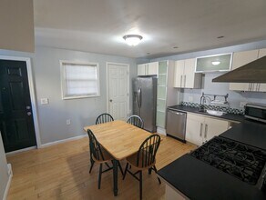 1824 Fox Way, Unit Front in Pittsburgh, PA - Foto de edificio - Building Photo