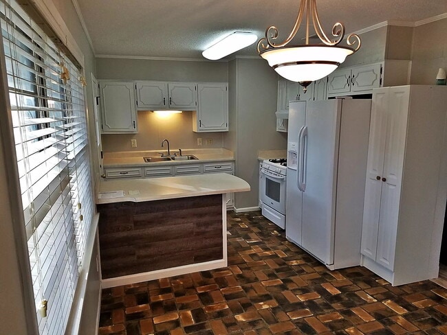 422 Whispering Pine Dr in Ocean Springs, MS - Building Photo - Building Photo