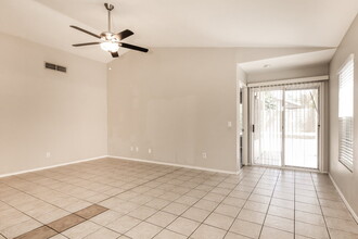 5046 E Holmes Ave in Mesa, AZ - Building Photo - Building Photo