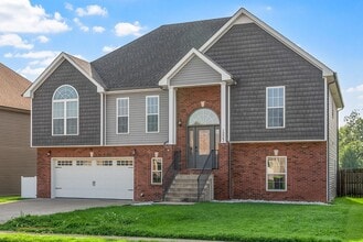 1003 Garner Hills Dr in Clarksville, TN - Building Photo - Building Photo