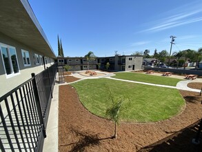 The Palms at Sheridan in Manteca, CA - Foto de edificio - Building Photo