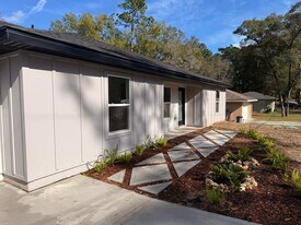6717 E Glover St in Inverness, FL - Building Photo