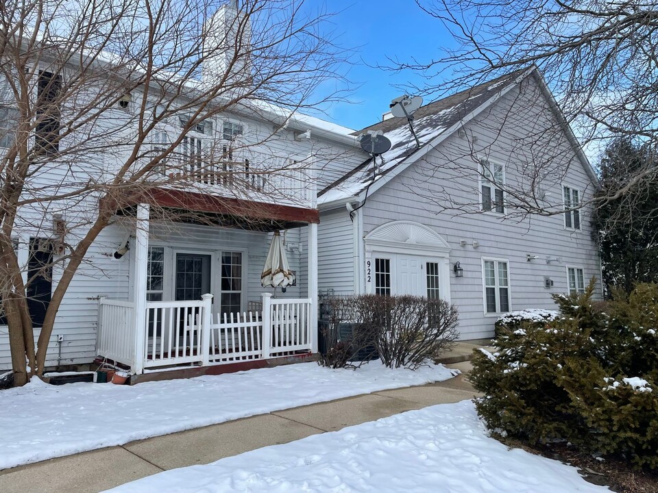 922 Harbor House Dr-Unit -922-1 RENT in Madison, WI - Building Photo