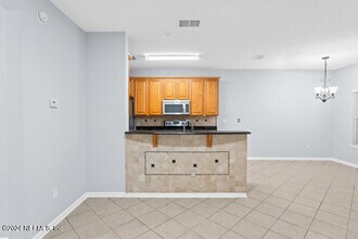 4030 Augustine Green Ct in Jacksonville, FL - Building Photo - Building Photo