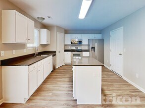 1650 Coryton Way in High Point, NC - Foto de edificio - Building Photo