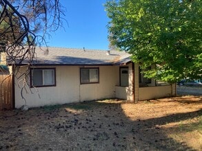 35 Dusty Ct in Weaverville, CA - Building Photo - Building Photo