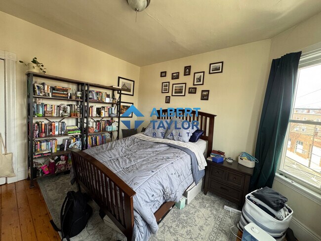 378 Washington St, Unit 3