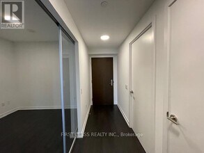 39 Roehampton Ave in Toronto, ON - Building Photo - Building Photo