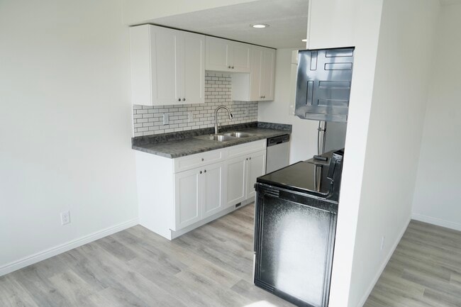 1526 W 1650 N in Layton, UT - Building Photo - Building Photo