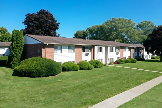 Rustic Village Apartments in Rochester, NY - Building Photo - Building Photo