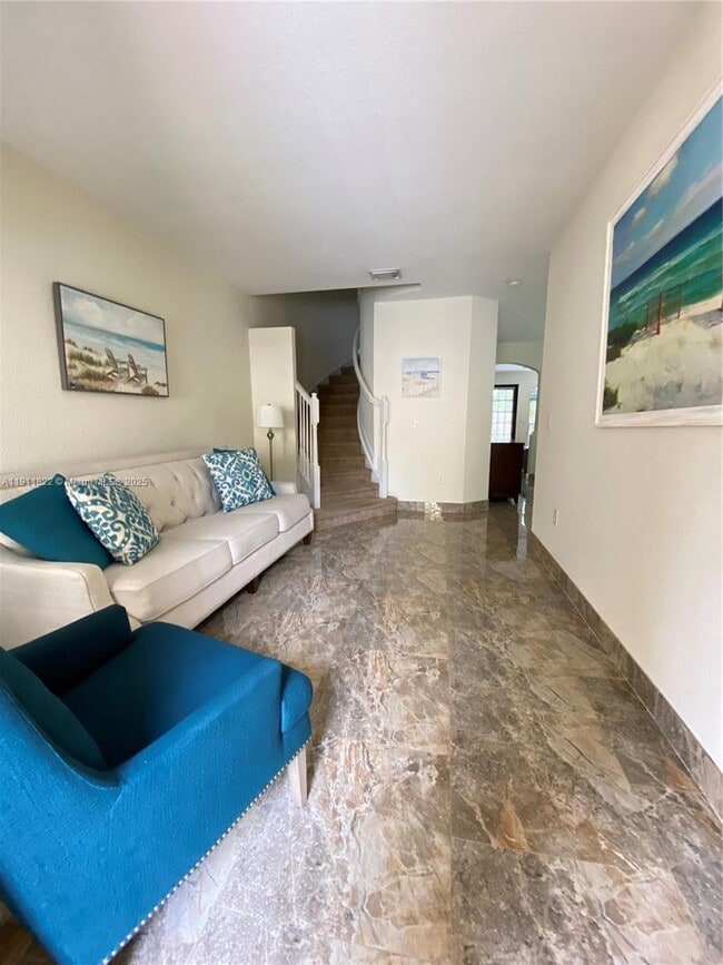 3066 NW 103rd Path in Doral, FL - Building Photo - Building Photo