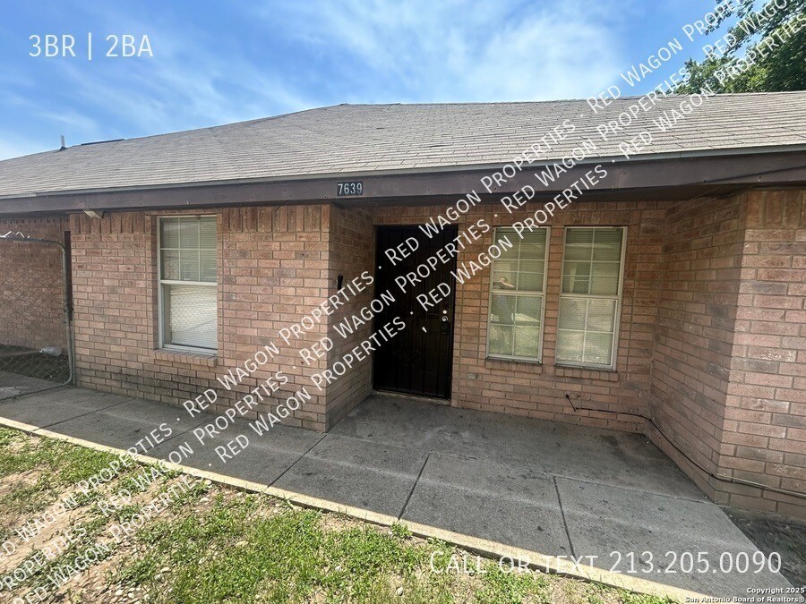 7639 Windsor Oaks in San Antonio, TX - Building Photo