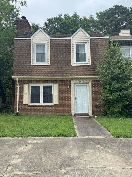 5673 Rivermill Cir in Portsmouth, VA - Building Photo