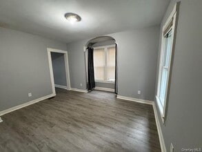 28 1/2 Myrtle Ave in Middletown, NY - Building Photo - Building Photo