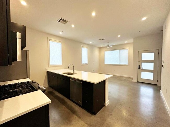 1021 1/2 E 38th St in Austin, TX - Building Photo - Building Photo