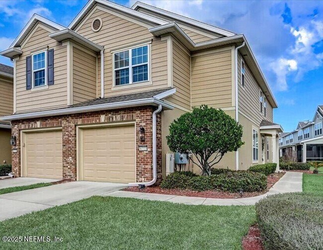 property at 6772 Roundleaf Dr