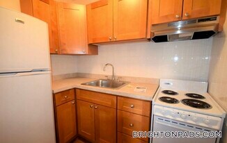 172 N Beacon St in Boston, MA - Building Photo