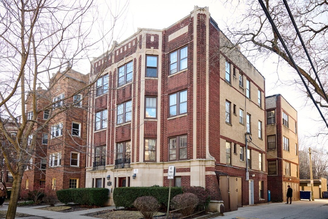 1112 Grove St in Evanston, IL - Building Photo