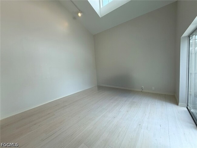 property at 13121 Whitehaven Ln