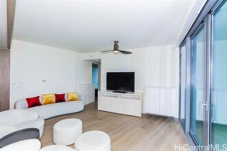 1000 Auahi St in Honolulu, HI - Foto de edificio - Building Photo