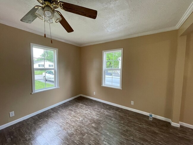 472 5th St E in Milan, IL - Building Photo - Building Photo