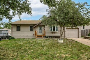 12008 Pedersen Dr in Omaha, NE - Building Photo