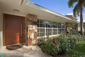 3160 NE 28th Ave in Lighthouse Point, FL - Building Photo - Building Photo