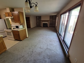 737 Larpenteur Ave E in St. Paul, MN - Building Photo - Building Photo