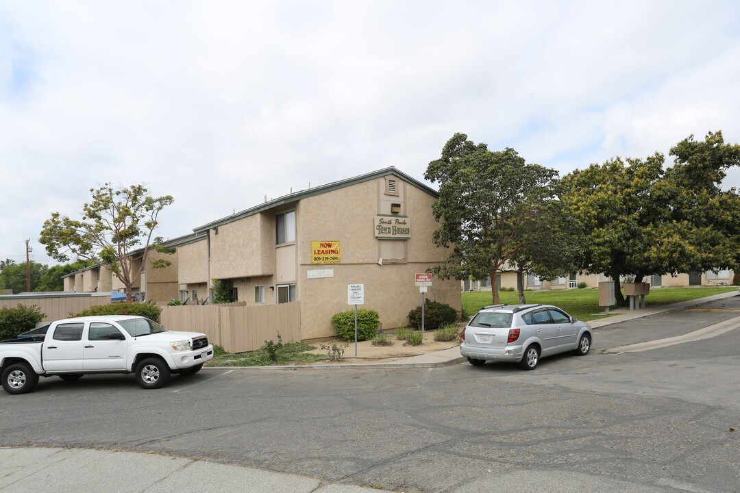 Santa Paula Townhouse in Santa Paula, CA - Building Photo