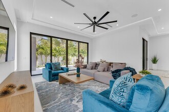 239 NE 11th St in Delray Beach, FL - Building Photo - Building Photo