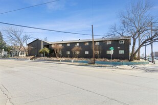 409 E 9th St in Dallas, TX - Building Photo