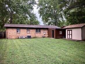 338 W 4th St in Haysville, KS - Building Photo - Building Photo