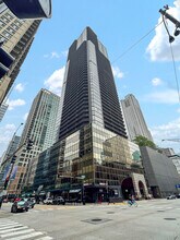 10 E Ontario St in Chicago, IL - Foto de edificio - Building Photo