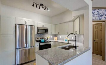 9111 Lakes at 610 Dr in Houston, TX - Building Photo - Building Photo