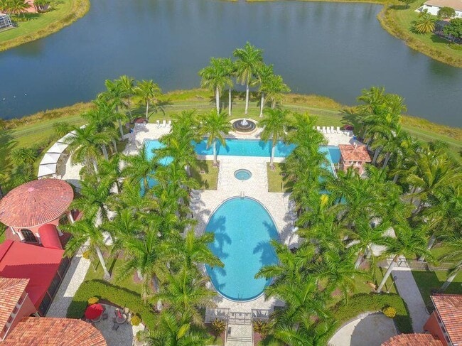 8597 Via Brilliante in Wellington, FL - Building Photo - Building Photo