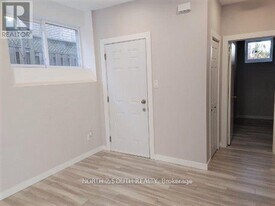 29 Gore Dr in Barrie, ON - Building Photo