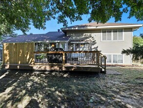 8349 Sheridan Ave N in Minneapolis, MN - Foto de edificio - Building Photo