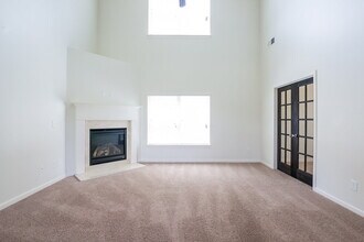 185 Stillwood Dr in Newnan, GA - Building Photo - Building Photo