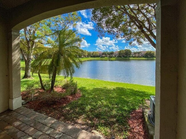 8236 SW 25th Ct in Miramar, FL - Building Photo - Building Photo