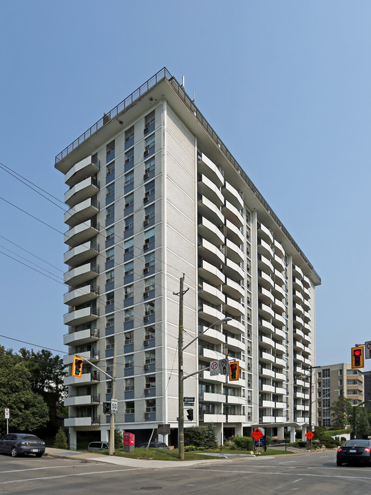 Bay 100 Apartments in Hamilton, ON - Building Photo