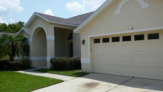 4649 Huron Bay Cir in Kissimmee, FL - Building Photo