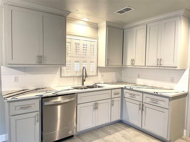 5131 Indigo St in Houston, TX - Building Photo - Building Photo