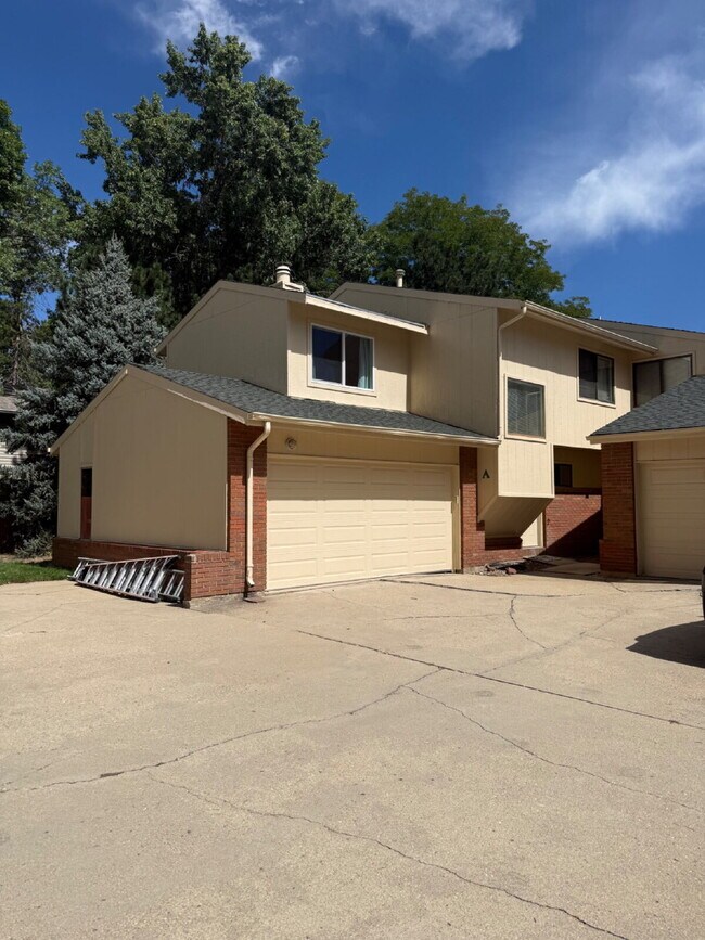 property at 1065 Fairway Ct